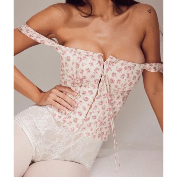 NEW House of CB Chicca Rosebud Print Top Medium - Picture 15 of 15